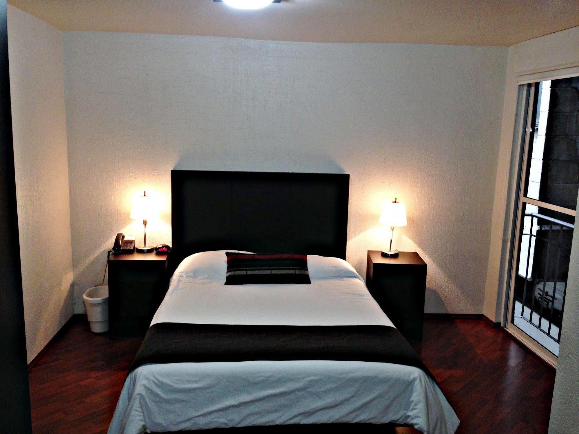 Grupo Kings Suites - Bosques De Duraznos 78 メキシコシティ エクステリア 写真